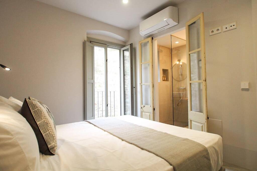 Velo Vern 1 Beautiful New Apartment 2 Bed Ensuite Girona Kültér fotó