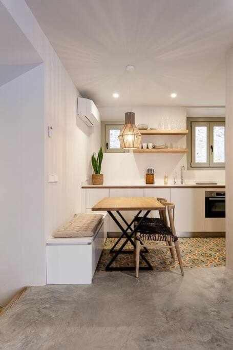 Velo Vern 1 Beautiful New Apartment 2 Bed Ensuite Girona Kültér fotó